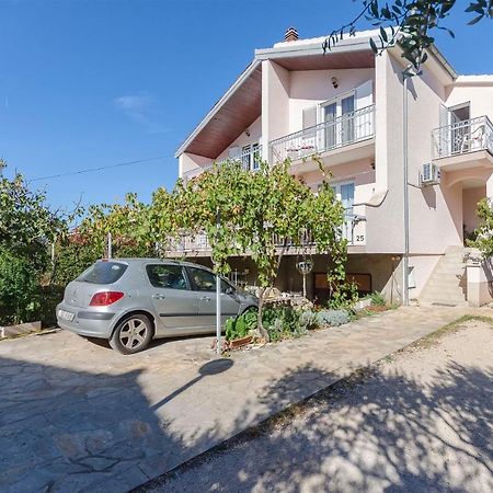 Apartment And Rooms Ema فوديس المظهر الخارجي الصورة