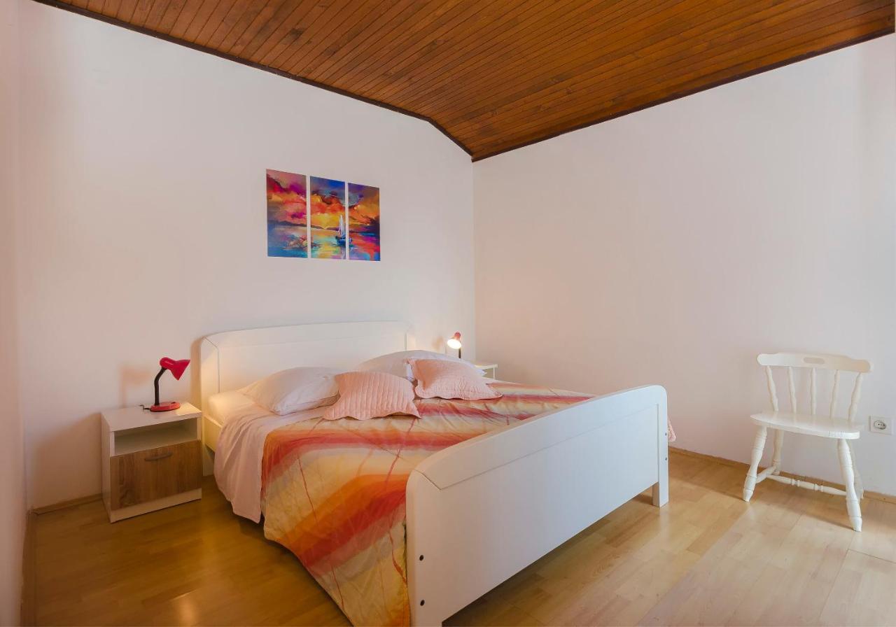 Apartment And Rooms Ema فوديس المظهر الخارجي الصورة